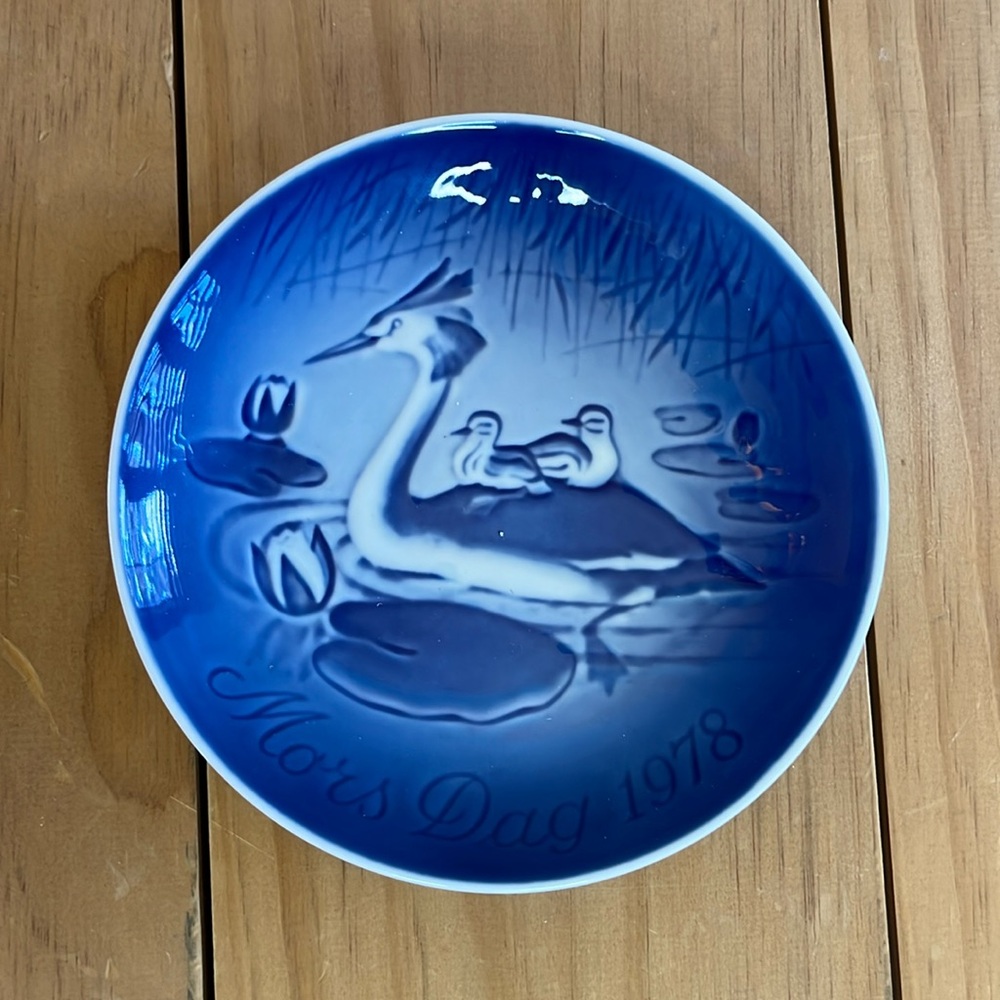Grebe with Chicks 1978 Bing & Grondahl Mother's Day plate